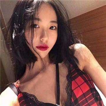 宽阔的停车场